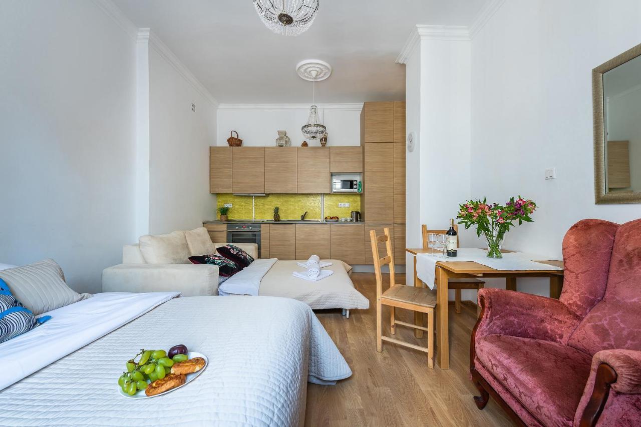 Miodowa Street P&O Serviced Apartments Варшава Екстериор снимка