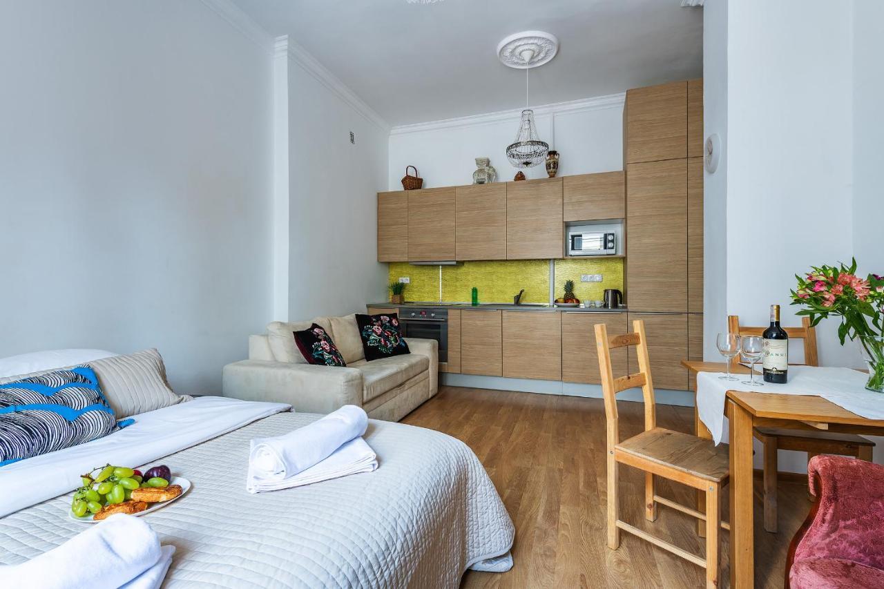 Miodowa Street P&O Serviced Apartments Варшава Екстериор снимка