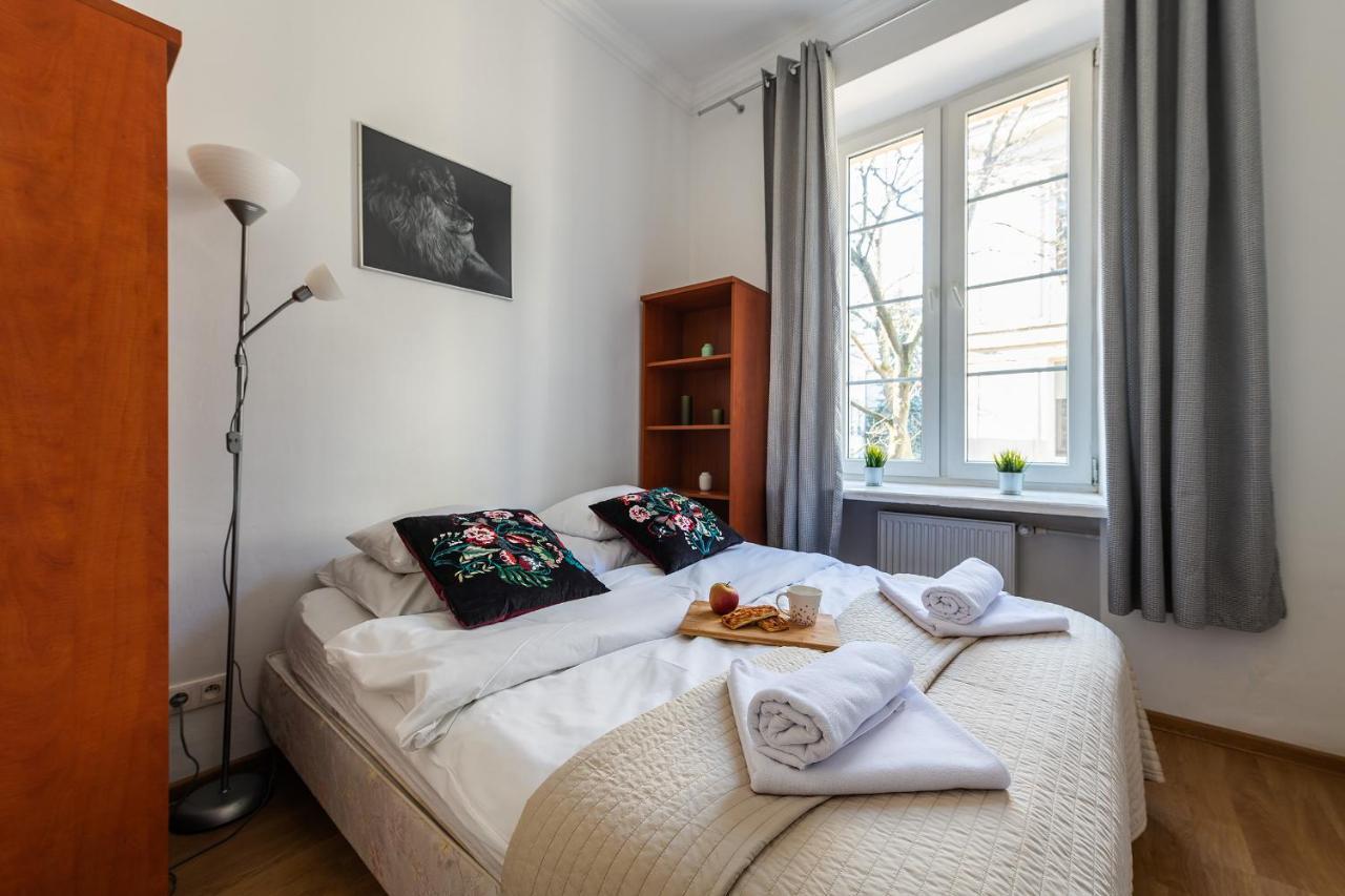 Miodowa Street P&O Serviced Apartments Варшава Екстериор снимка